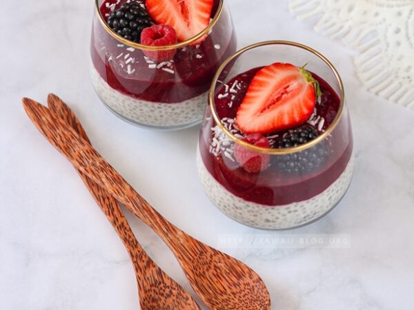Chiapudding mit Beeren