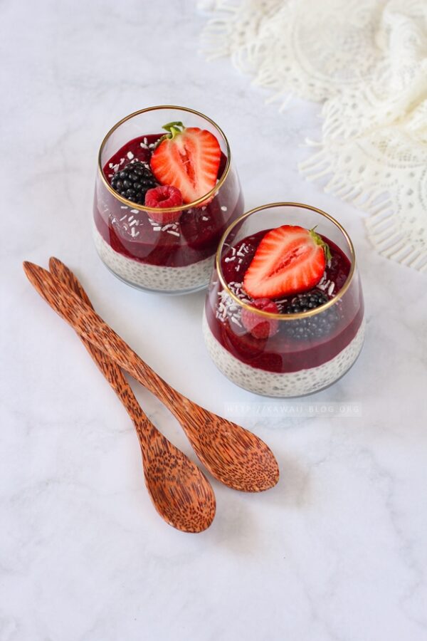 Chiapudding mit Beeren