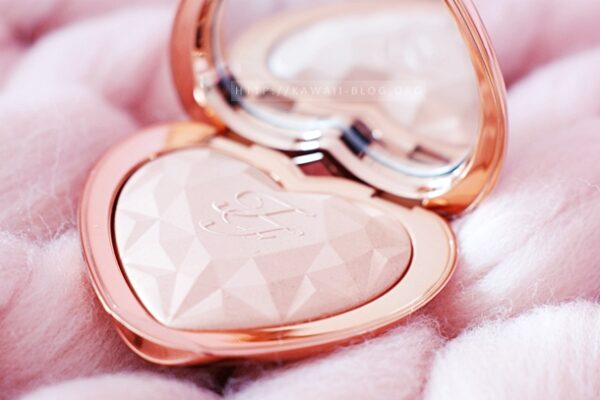 Too Faced Love Light Prismatic Highlighter Ray of light